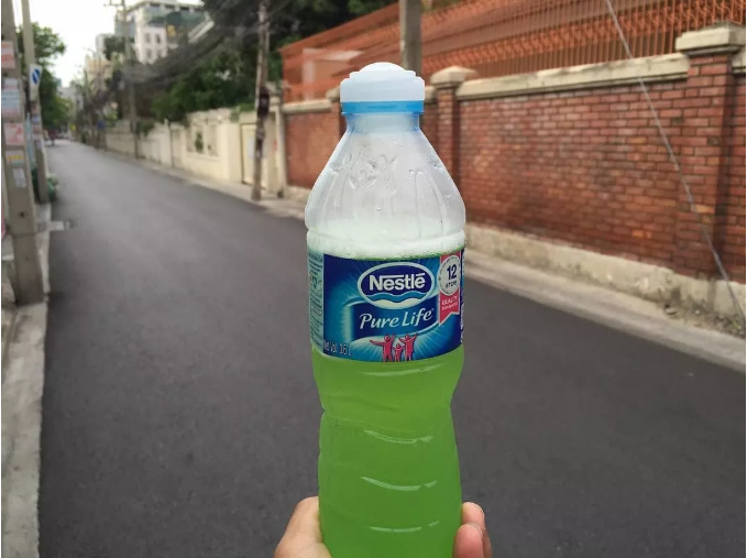 擰一擰讓礦泉水變飲料2.png
